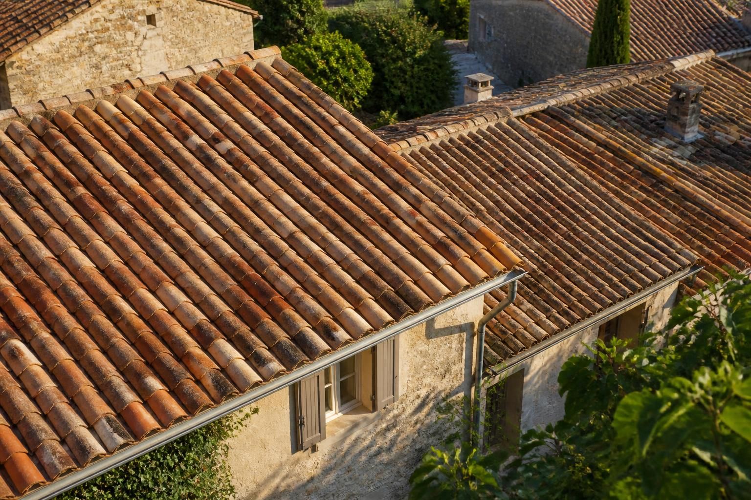 découvrez comment choisir le meilleur moule tuile pour fabriquer des tuiles solides et esthétiques, adaptées à la construction et la rénovation de votre maison.